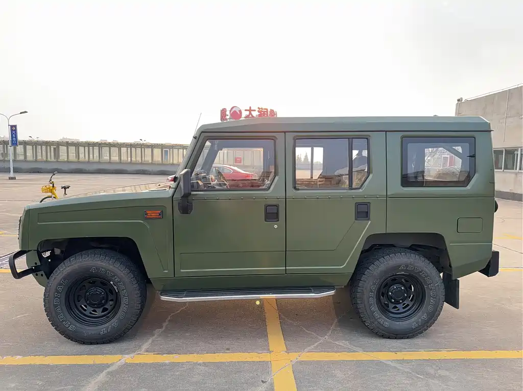Warrior 2.0 T 5-door 4 WD Gasoline CN-V