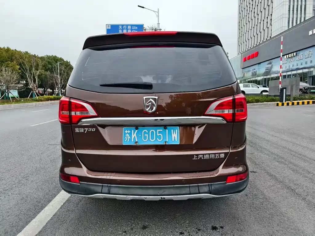 Baojun 730 1.5 L Manual Comfort 7-seat CN-V