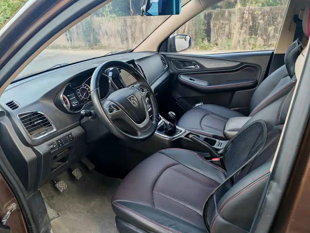 Baojun 560 1.8 L Manual Luxury