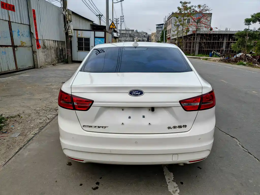 Escort Facelift 1.5 L Auto Comfort