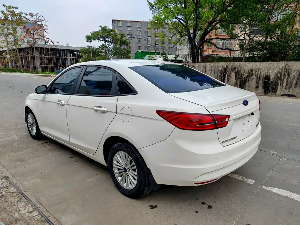 Escort Facelift 1.5 L Auto Comfort