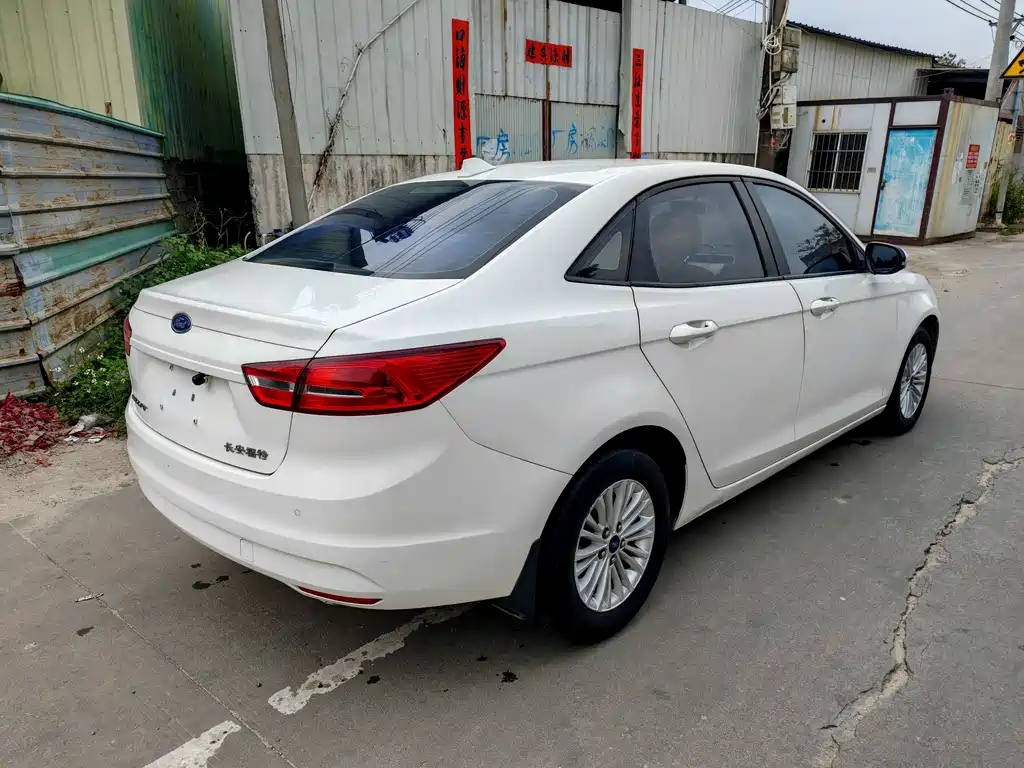 Escort Facelift 1.5 L Auto Comfort