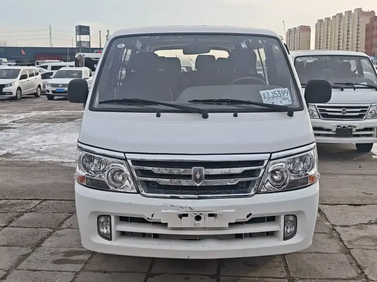 Jinbei Hiace 2.0 L Express Luxury Standard 10-seat4 G19