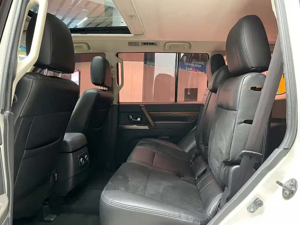 Pajero (Import) 3.0 L Auto Luxury