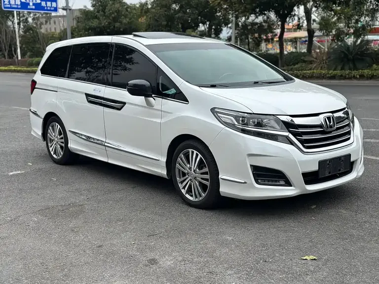 Honda Elysion 2.4 L Comfort