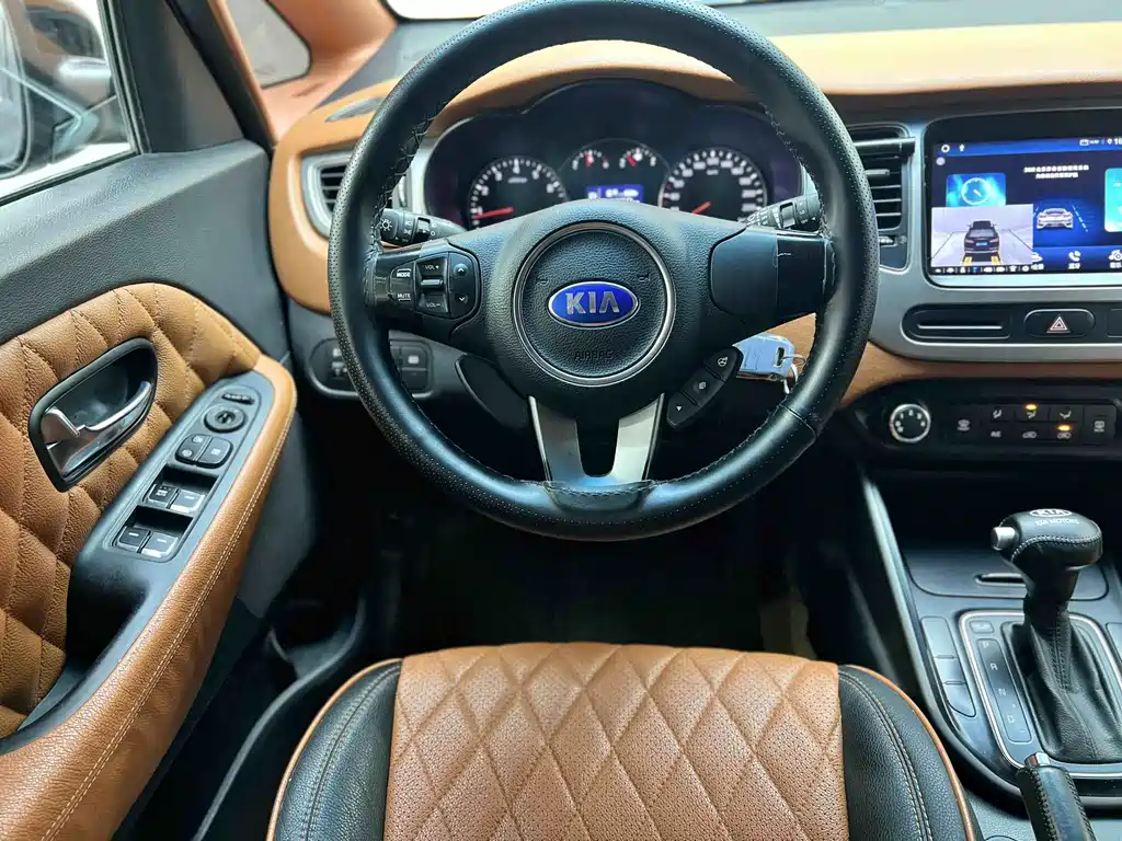 Carens 2.0 L 7-seat Auto Standard CN-V