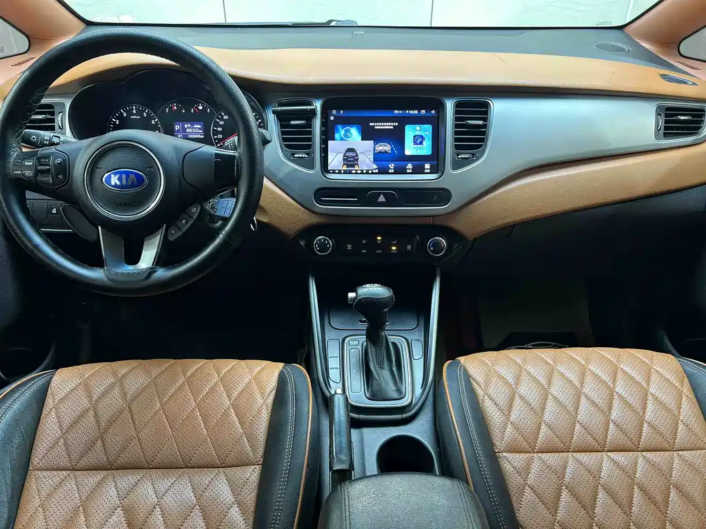 Carens 2.0 L 7-seat Auto Standard CN-V
