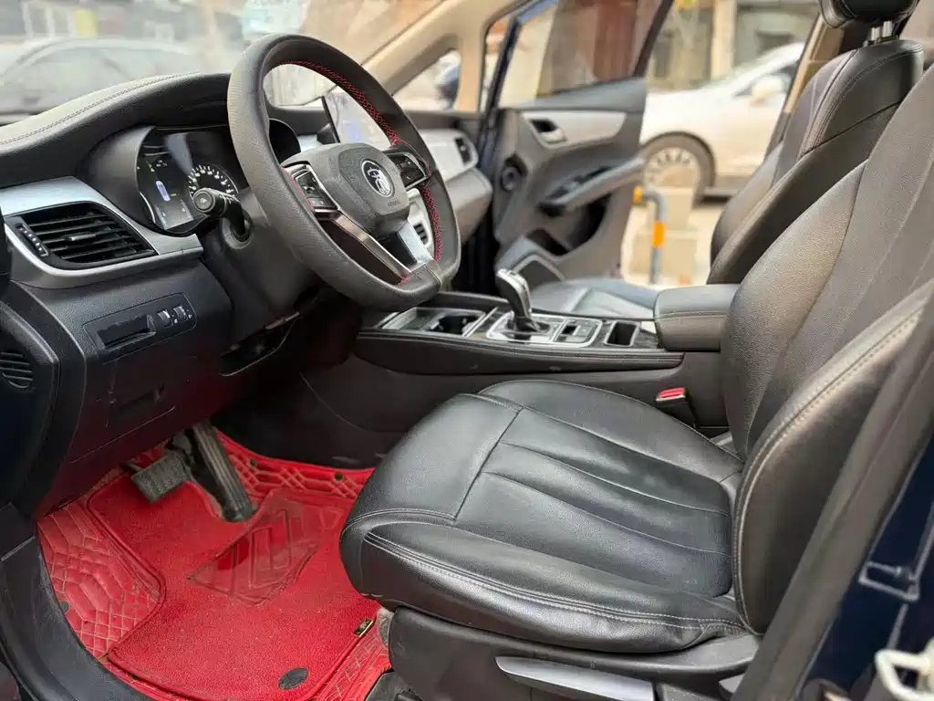 Song MAX Upgraded 1.5 T Auto Luxury 7-seat