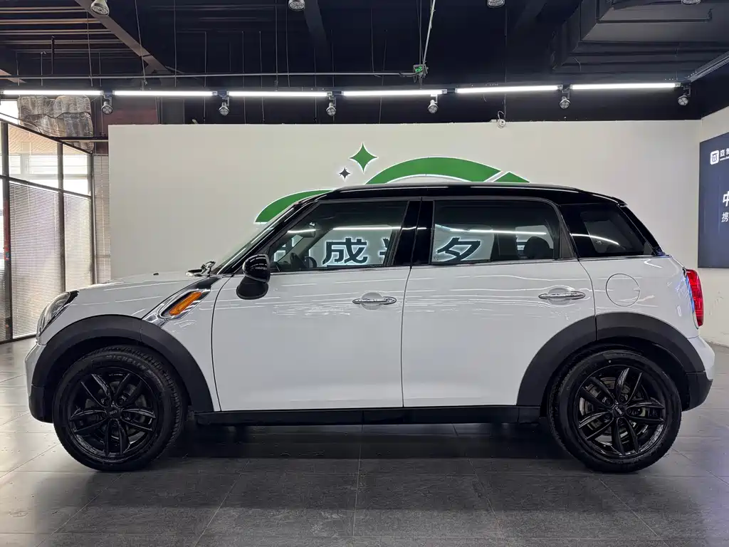 MINI COUNTRYMAN 1.6 L COOPER Fun