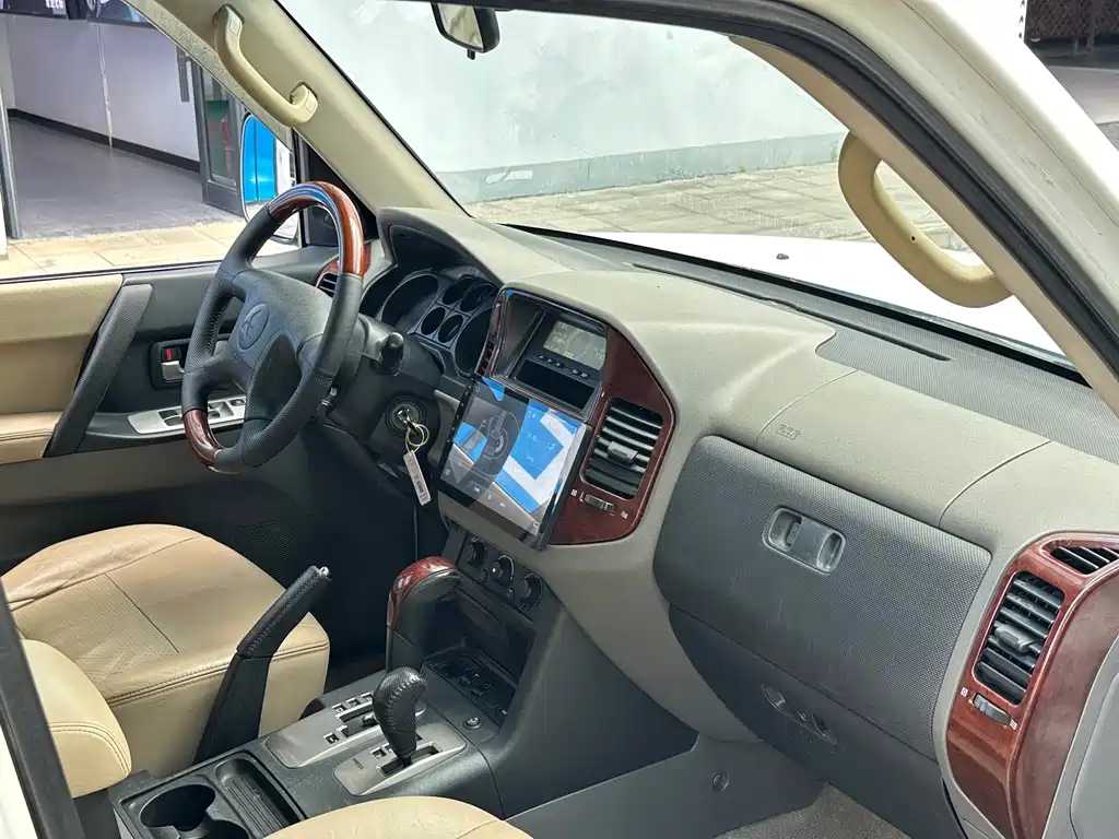 Pajero 3.0 L AT GLS
