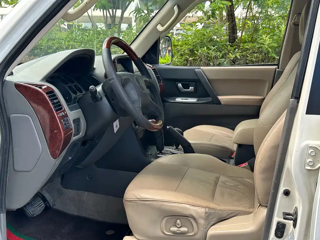 Pajero 3.0 L AT GLS