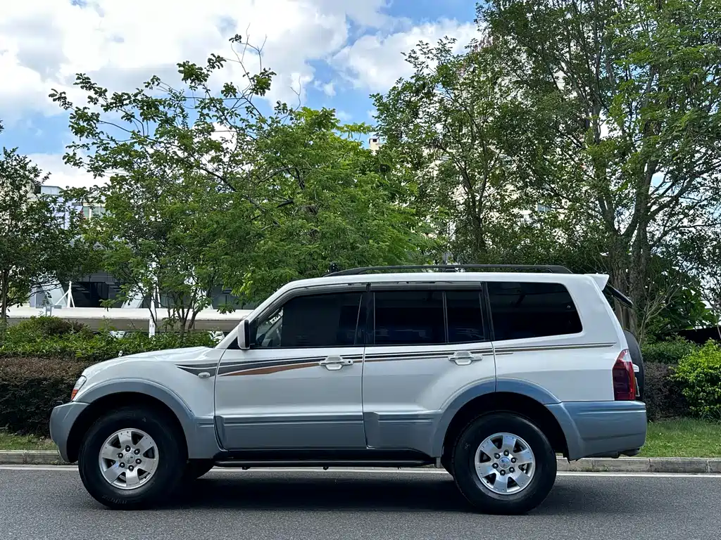 Pajero 3.0 L AT GLS