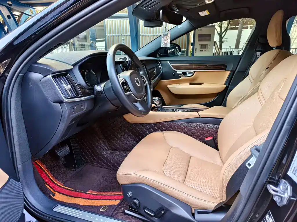Volvo S90 T4 Smart Vision