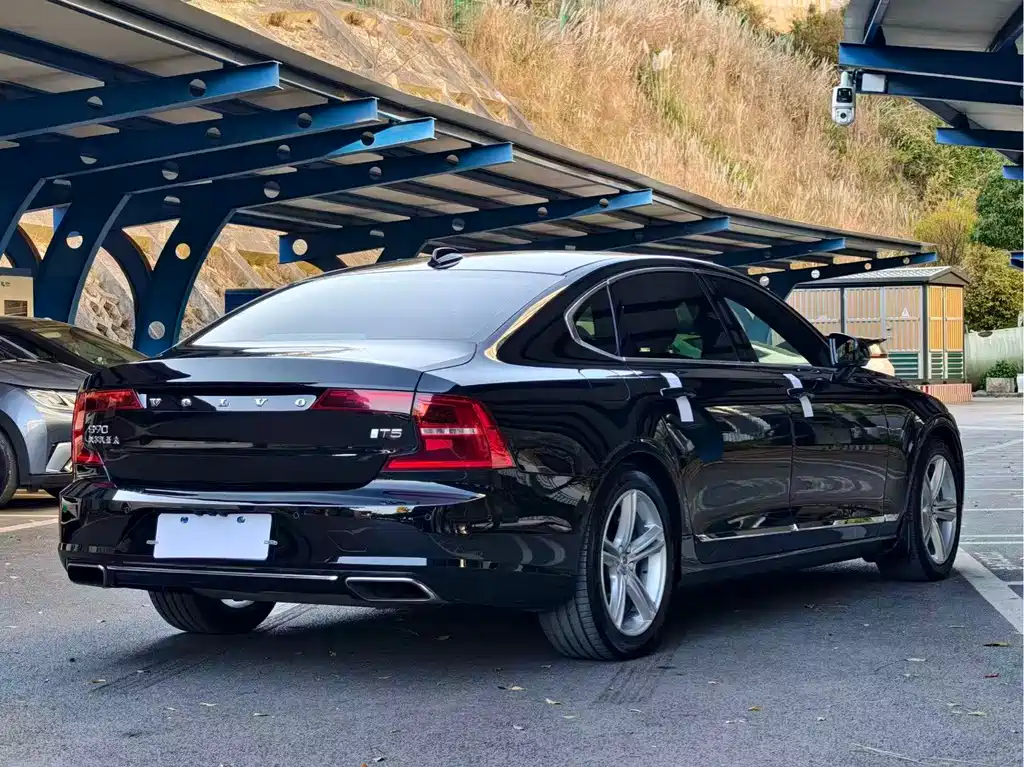 Volvo S90 T4 Smart Vision