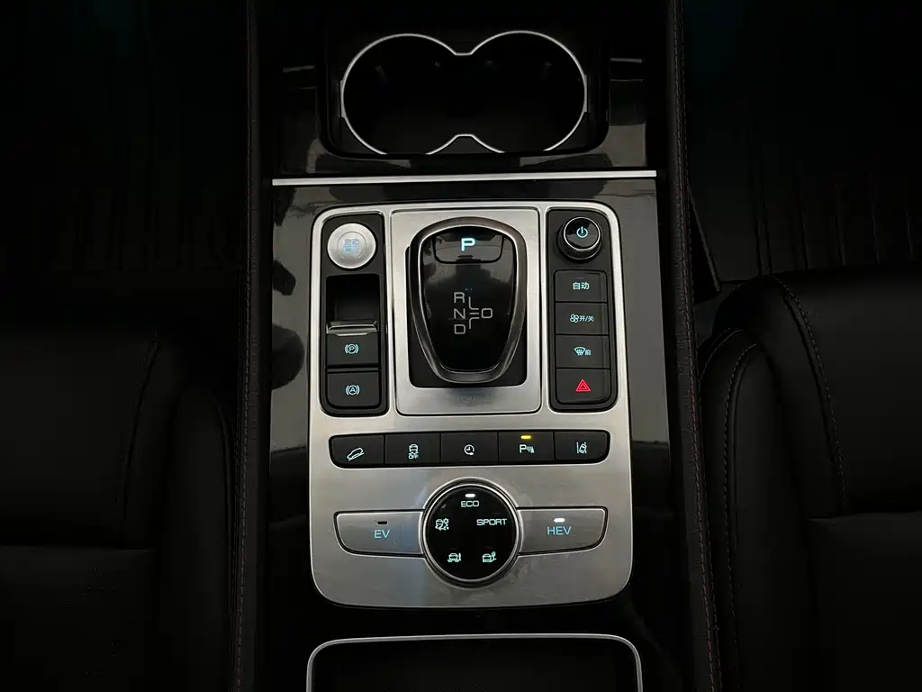 Tang NEV DM 2.0 T Full-time 4 WD Connected Creative Enjoyment 7-seat CN-V