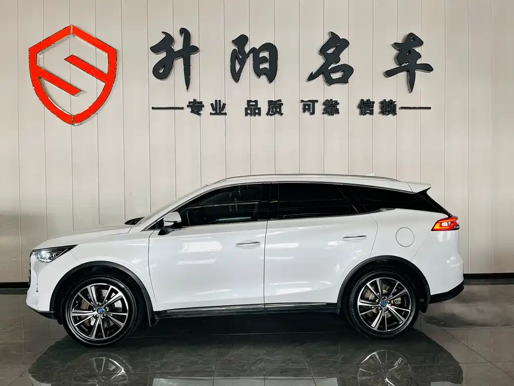 Tang NEV DM 2.0 T Full-time 4 WD Connected Creative Enjoyment 7-seat CN-V