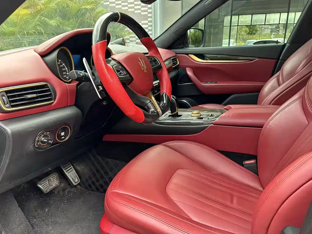Levante 3.0 T Standard