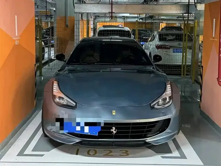 Ferrari GTC4 Lusso 3.9 T V8