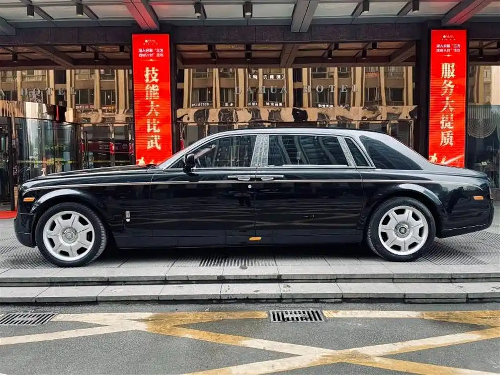Phantom 6.7 L Extended EWB