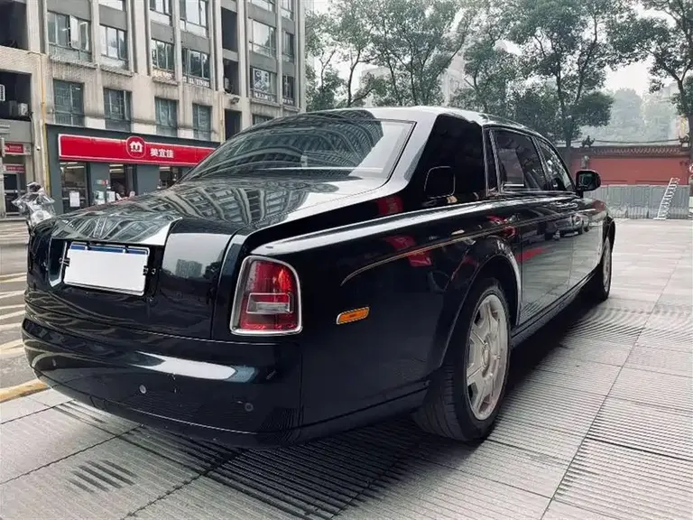 Rolls-Royce Phantom 6.7 L Extended EWB
