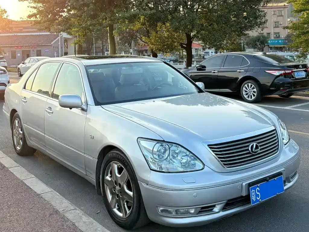 Lexus LS 430