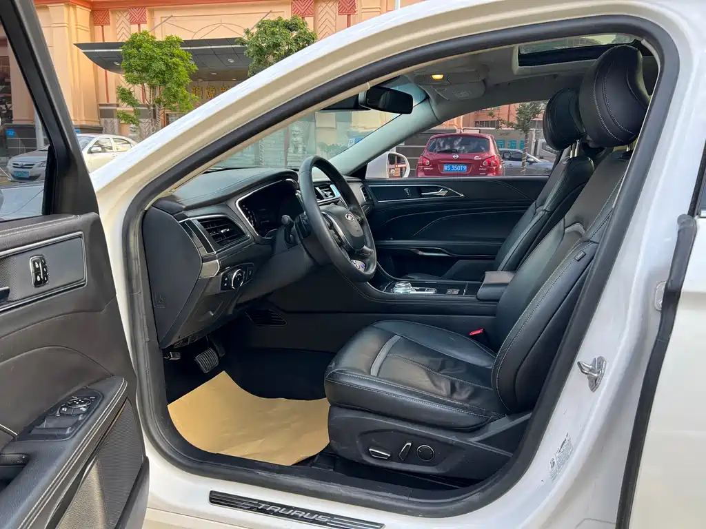 Taurus EcoBoost 245 Luxury