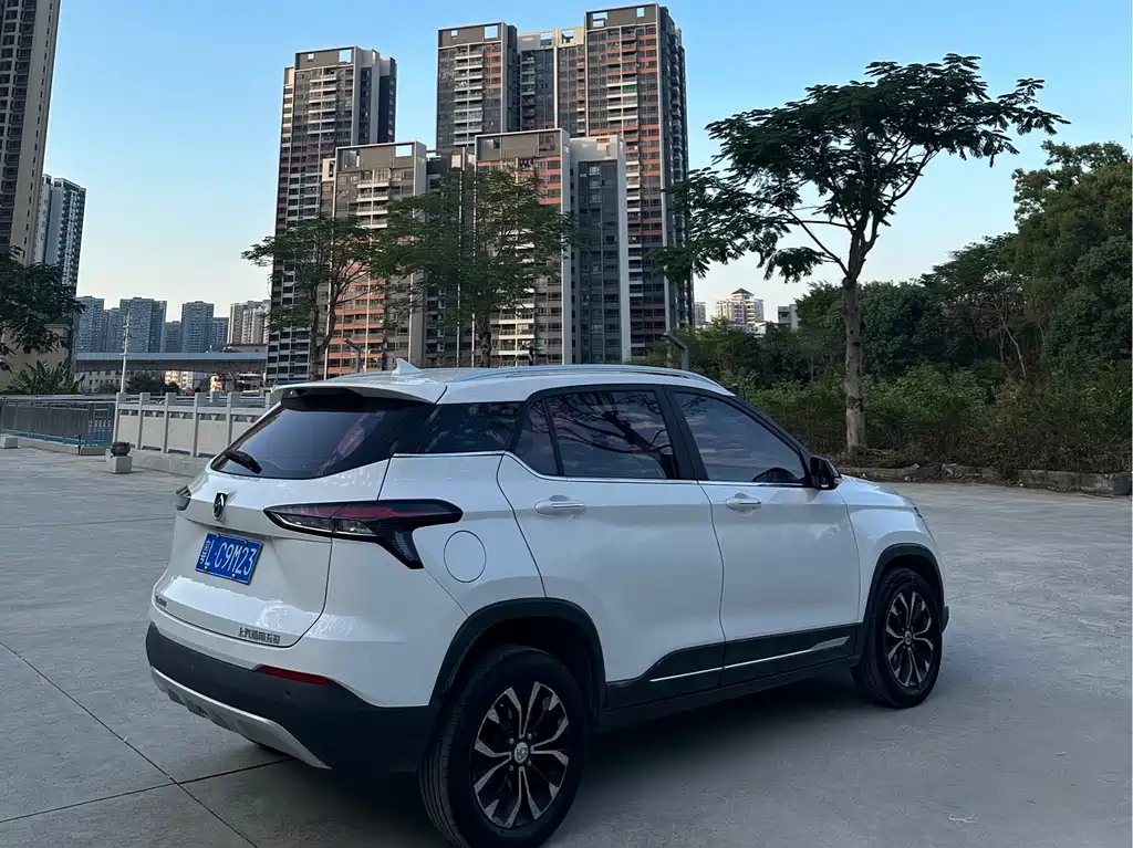 Baojun 510 1.5 L Auto Anniversary Special Edition CN-V
