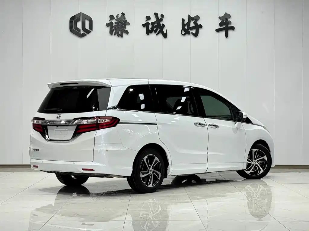 Odyssey Facelift 2.4 L Luxury