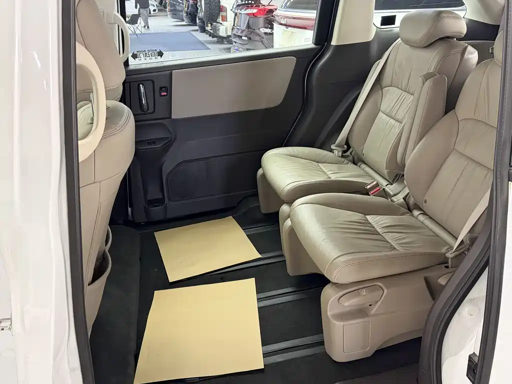 Odyssey Facelift 2.4 L Luxury