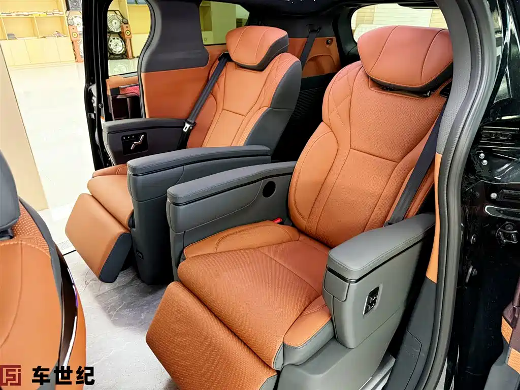 Granvia 2.5 L Hybrid Comfort