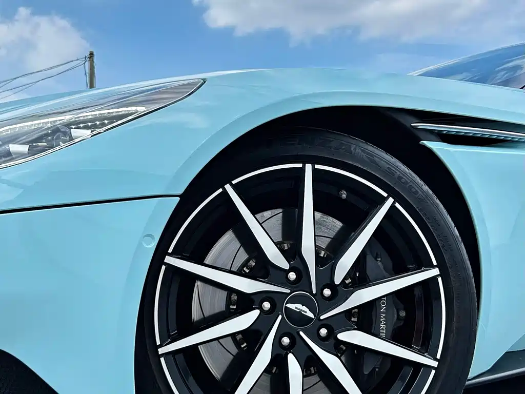 Aston Martin DB11 4.0 T V8 Coupe