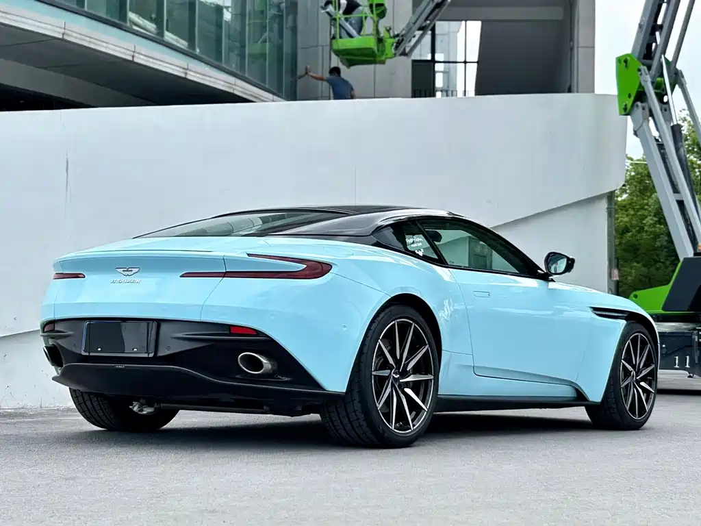 Aston Martin DB11 4.0 T V8 Coupe