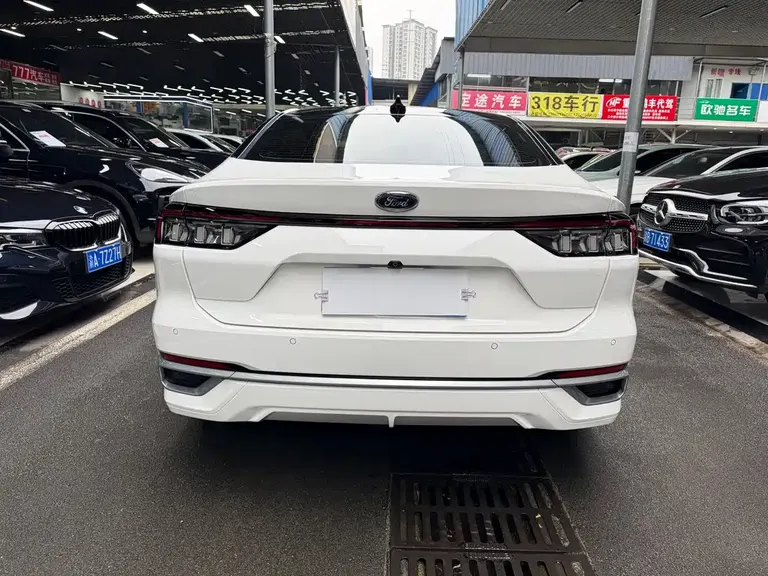 Ford Mondeo Facelift EcoBoost 245 Luxury