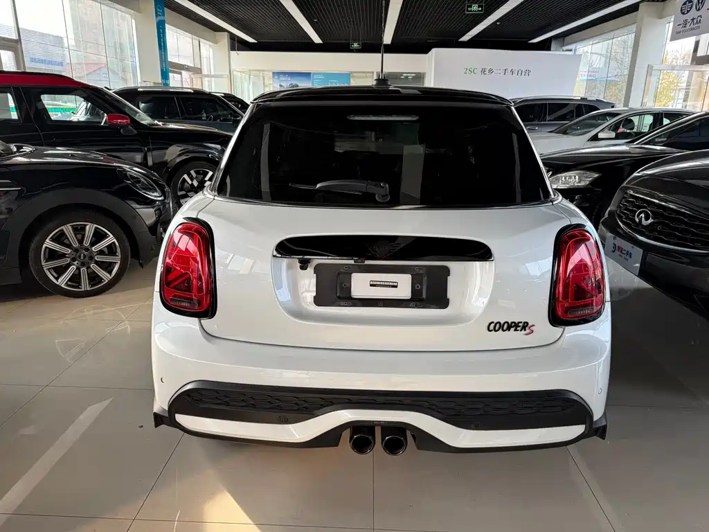 MINI 2.0 T COOPER S Artist 5-door