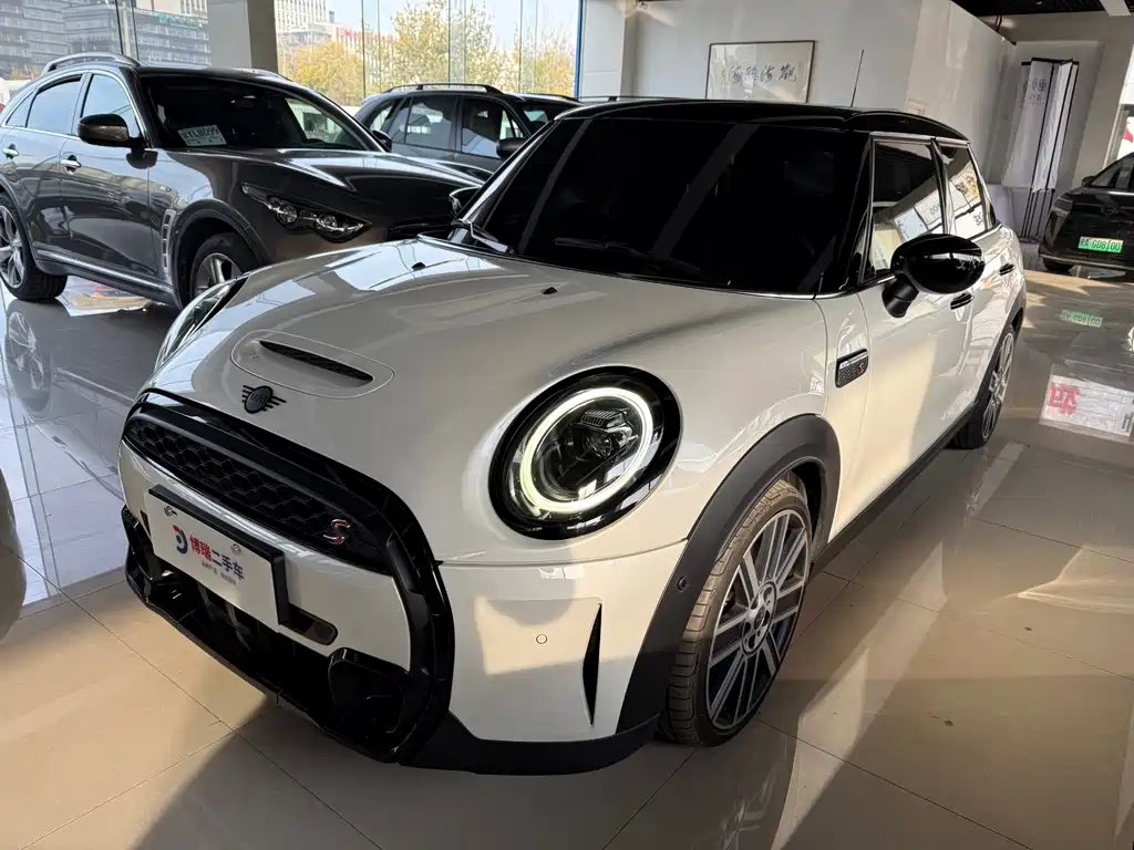 MINI 2.0 T COOPER S Artist 5-door