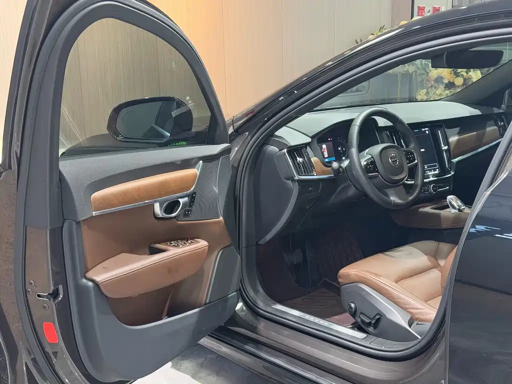 Volvo S90 B5 Smart Ease Luxury