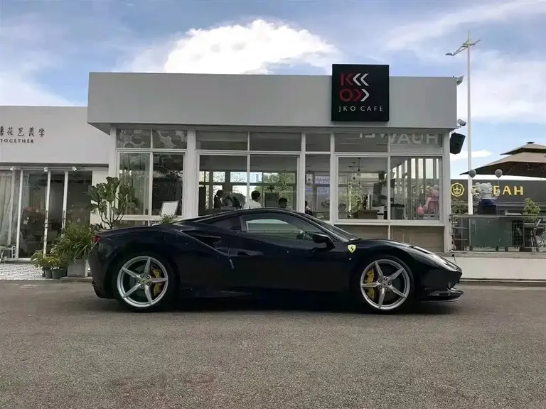 Ferrari F8 Tributo 3.9 T V8