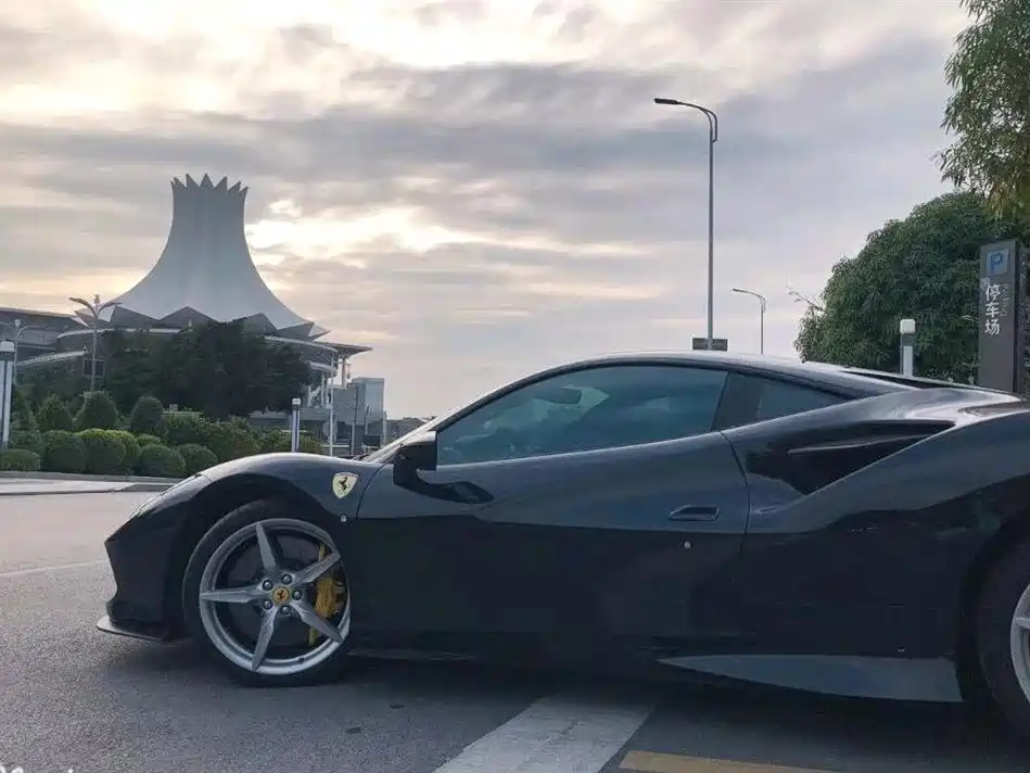 Ferrari F8 Tributo 3.9 T V8