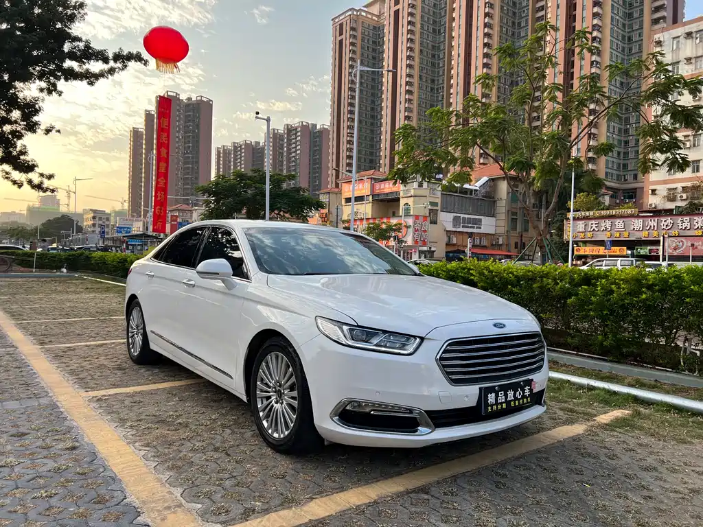Taurus EcoBoost 245 Luxury