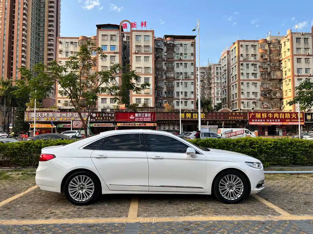 Taurus EcoBoost 245 Luxury