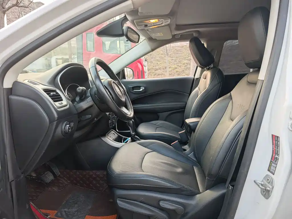 Compass 200 T Auto Home Enjoyment