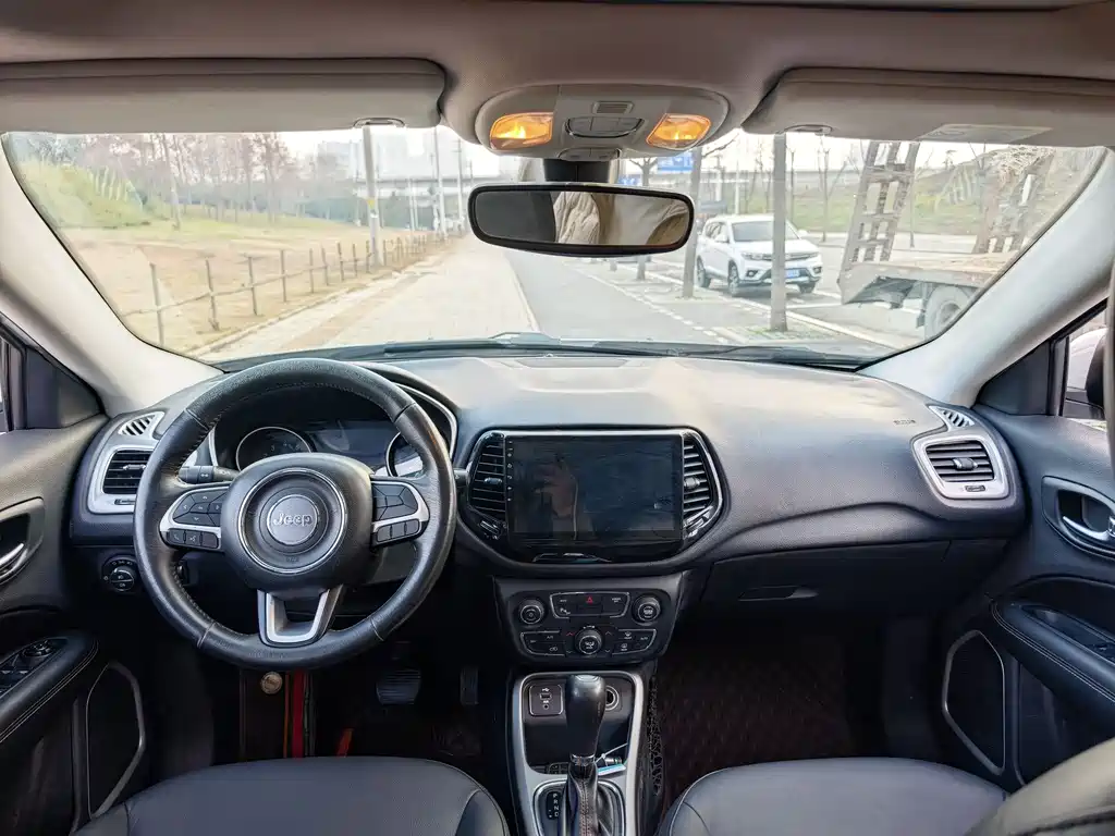 Compass 200 T Auto Home Enjoyment