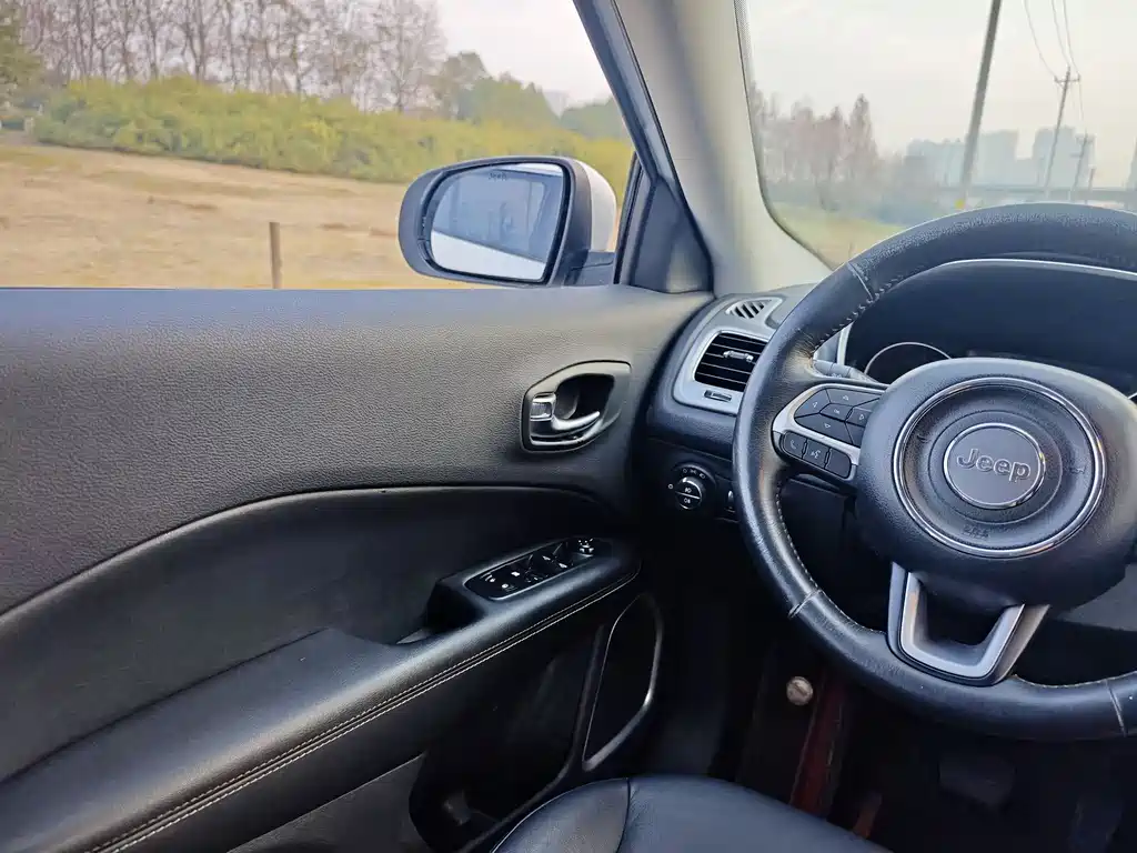 Compass 200 T Auto Home Enjoyment