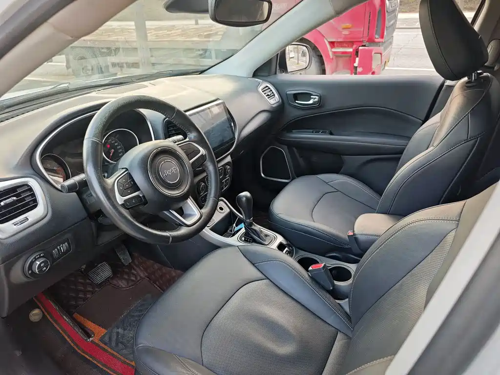 Compass 200 T Auto Home Enjoyment