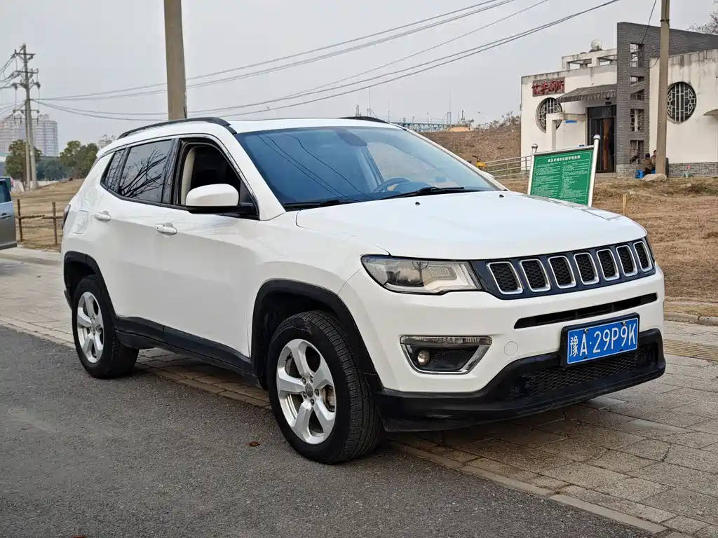 Compass 200 T Auto Home Enjoyment