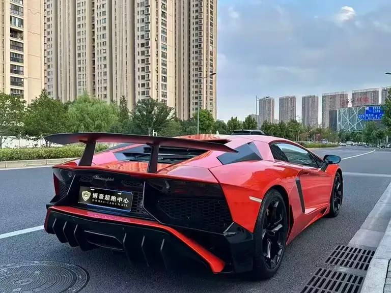 Lamborghini Aventador LP 700-4