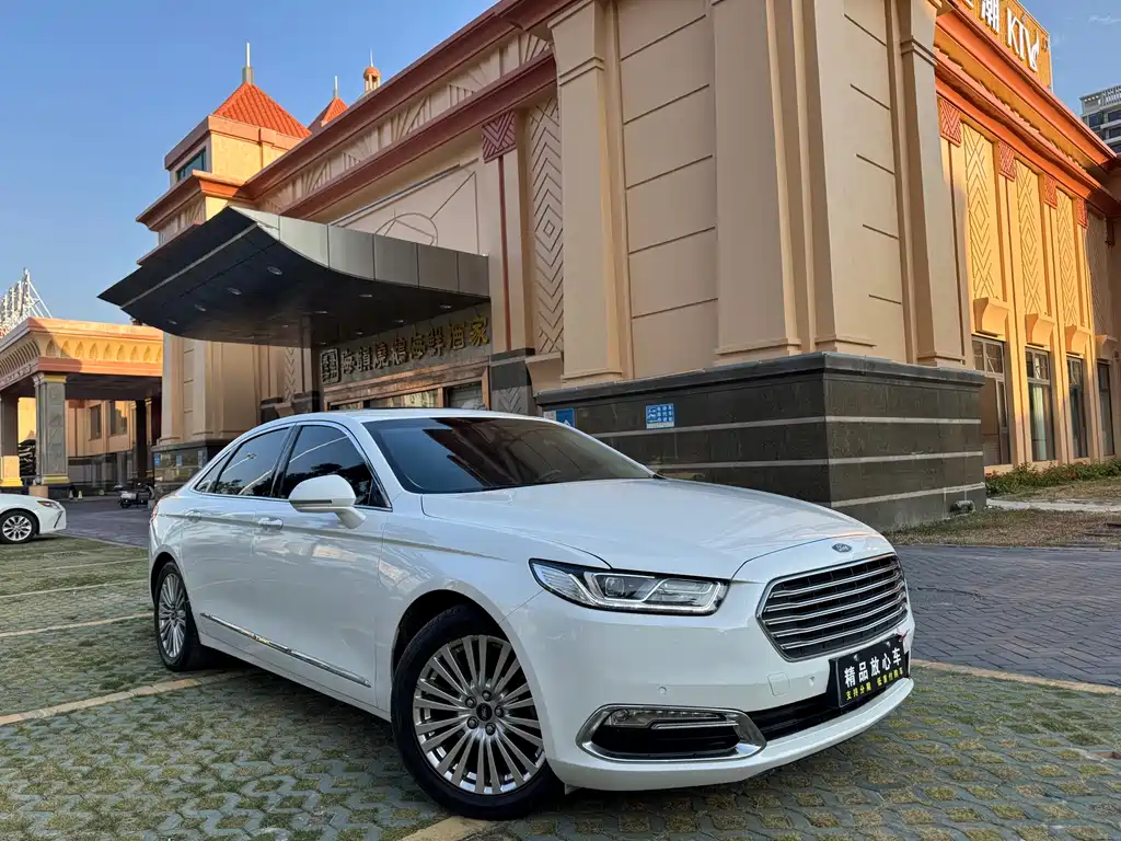 Taurus EcoBoost 245 Luxury