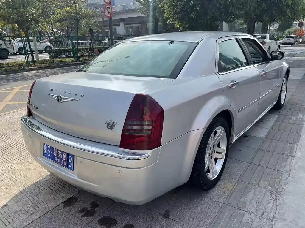 Chrysler 300 C 2.7 L Business