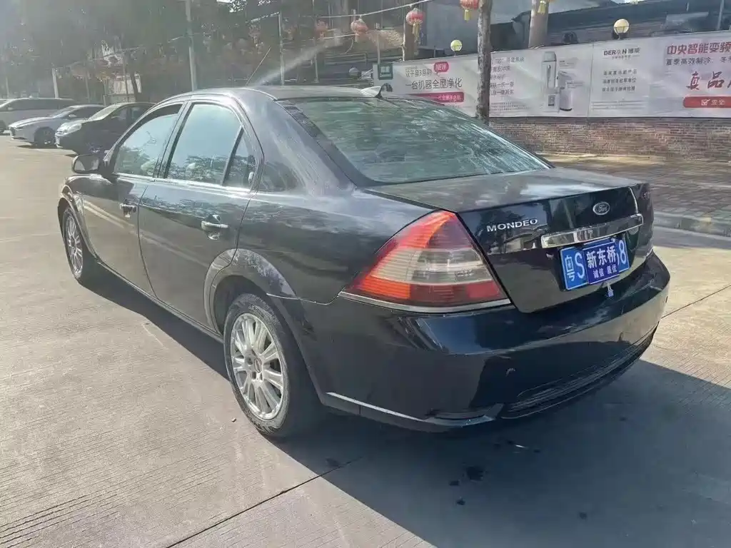 Mondeo 2.0 L Distinguished