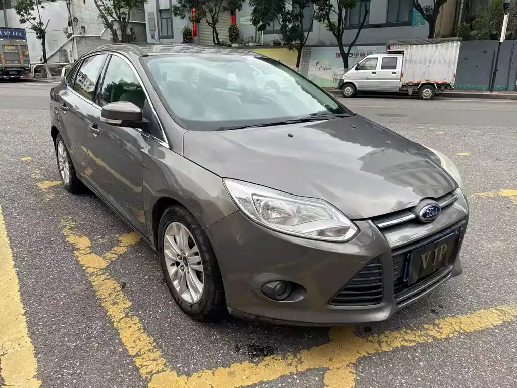 Focus Sedan 1.6 L Auto Comfort
